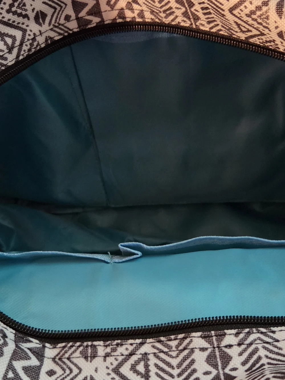 Trend Lab Aztec Deluxe Duffle Diaper Bag - Black & White Geometric, Blue Inside